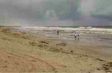  Tempestades com altos volumes de chuva atingem o Paraná no fim de semana, prevê o Simepar